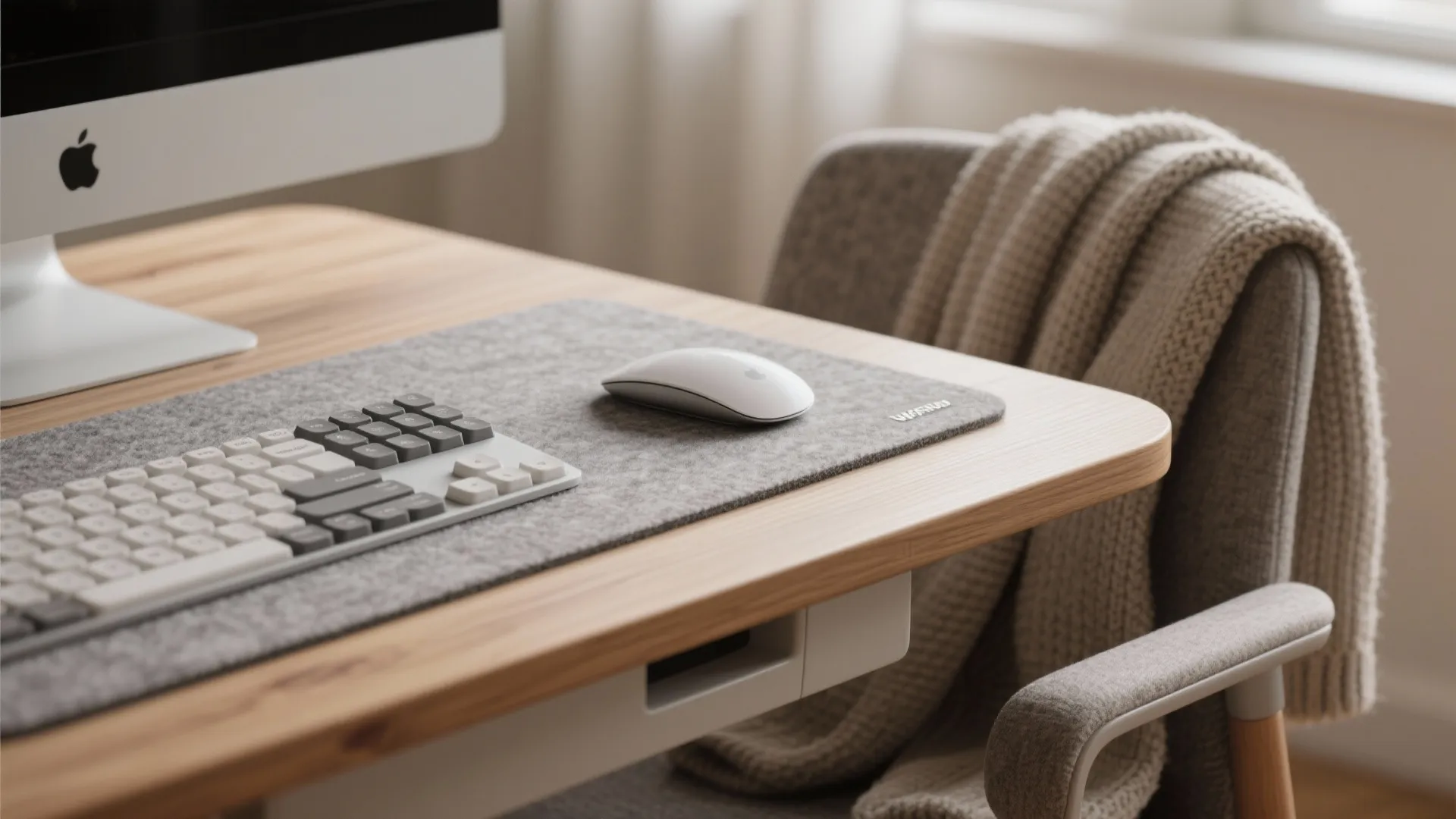 Acoustic Focus: Quiet Wins in Small Rooms