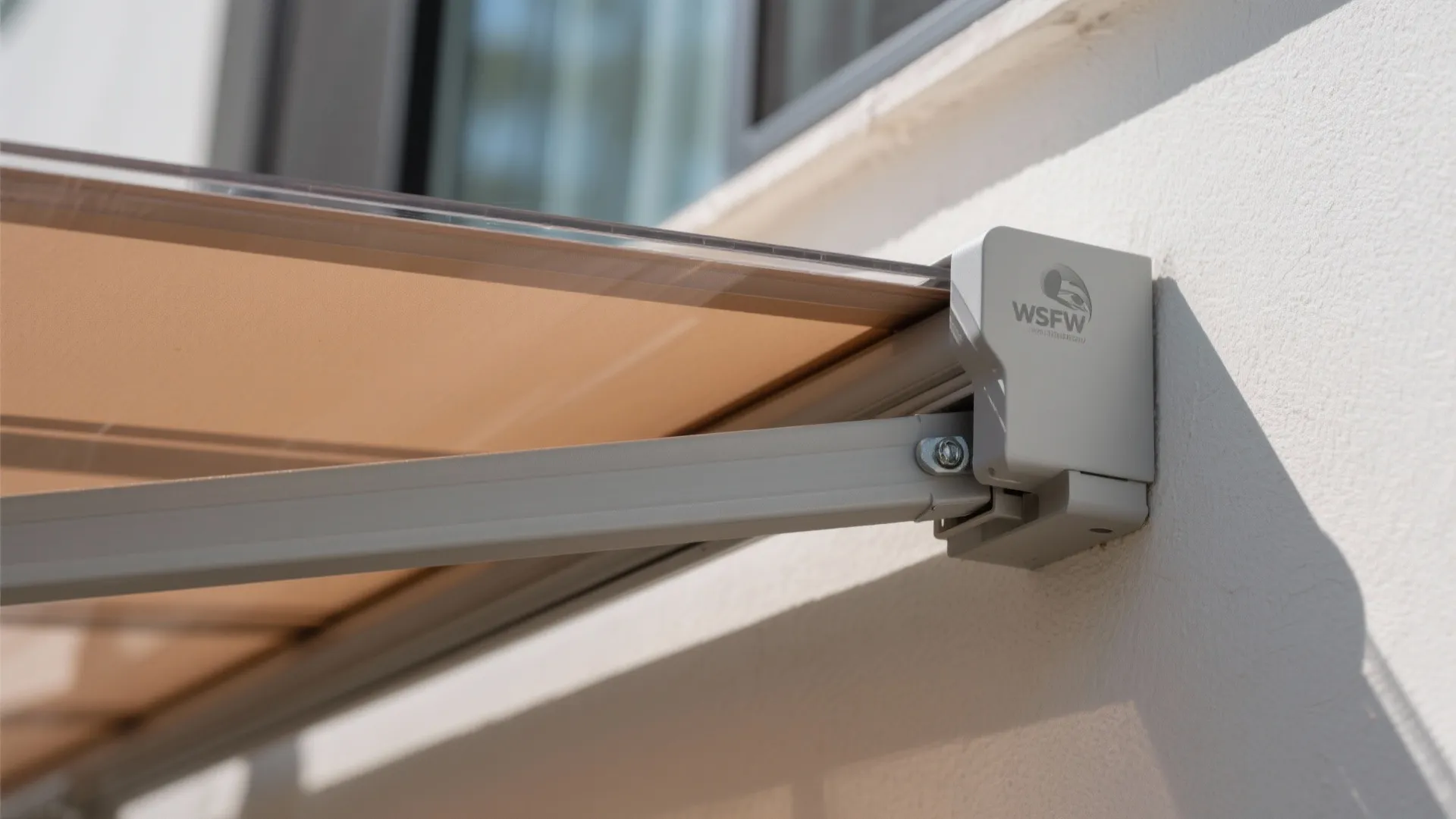 Polycarbonate awning with minimal brackets