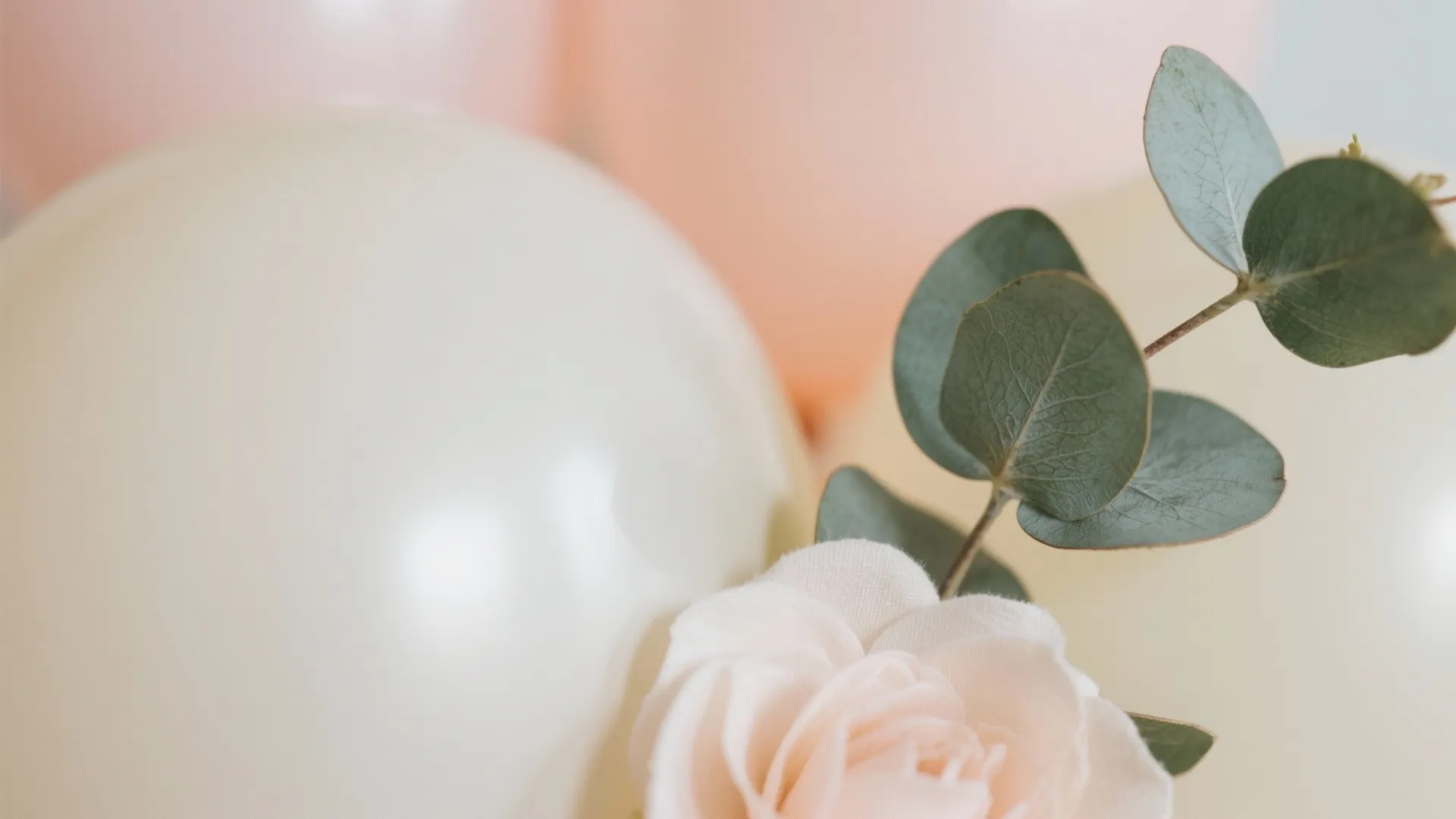 Balloon & Floral Mix with Safe Materials