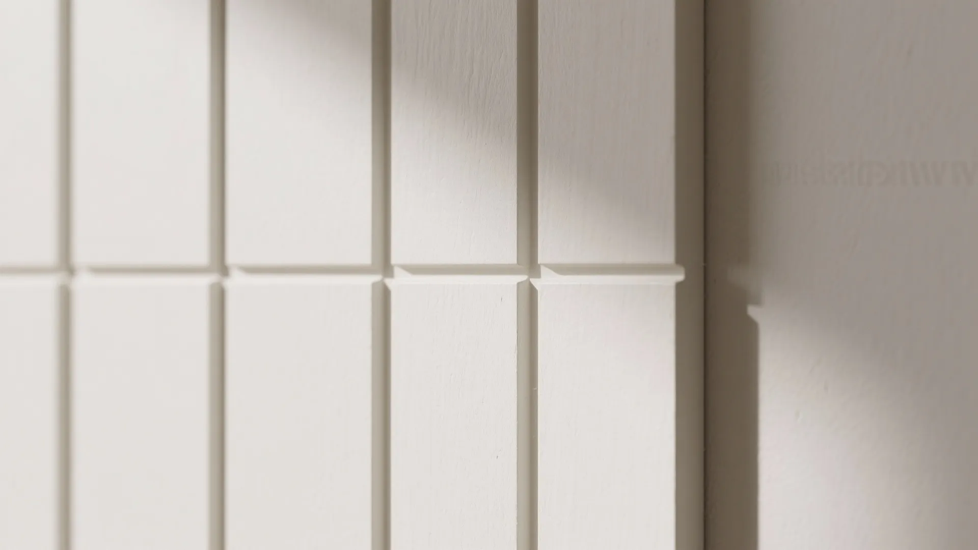 1) Slim vertical battens for height and rhythm