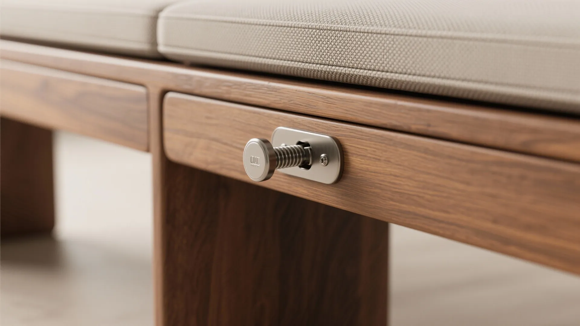 Built-in bench with lift-up storage