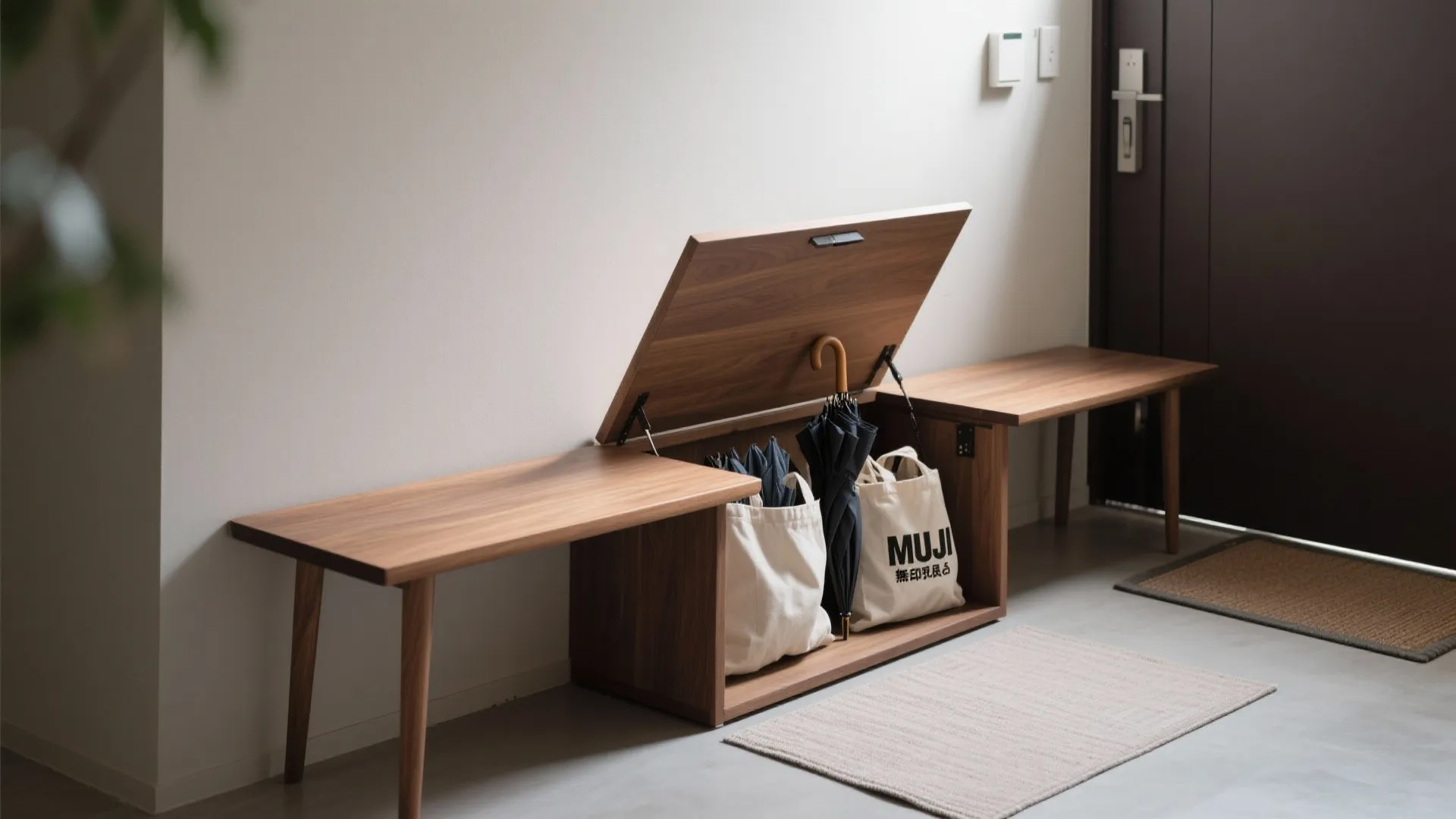 ベンチ兼ストッカーで“座る×隠す”を両立：東京小戸型に効く収納技巧