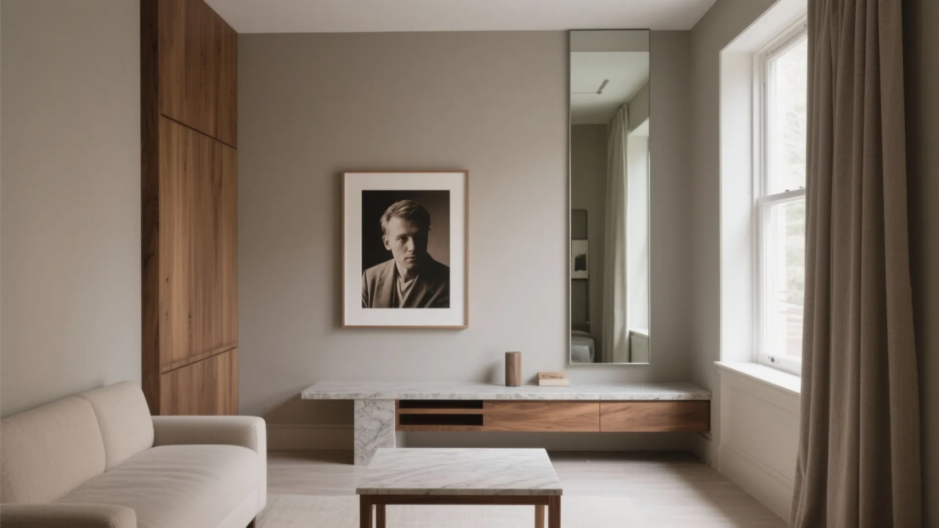 Big-Scale Art, Mirrors, and Focal Moments