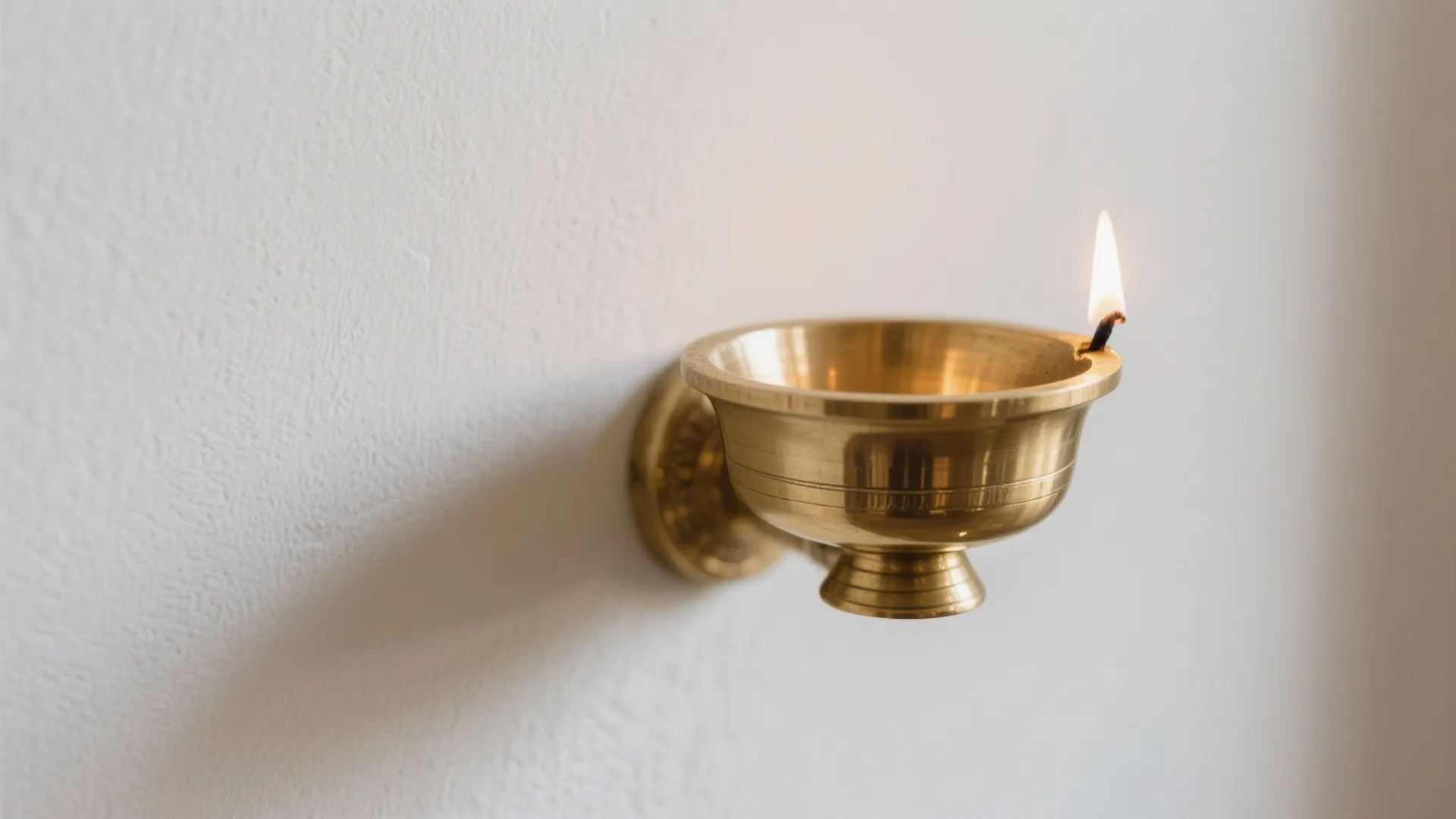 Soft Whites and Creams for Purity