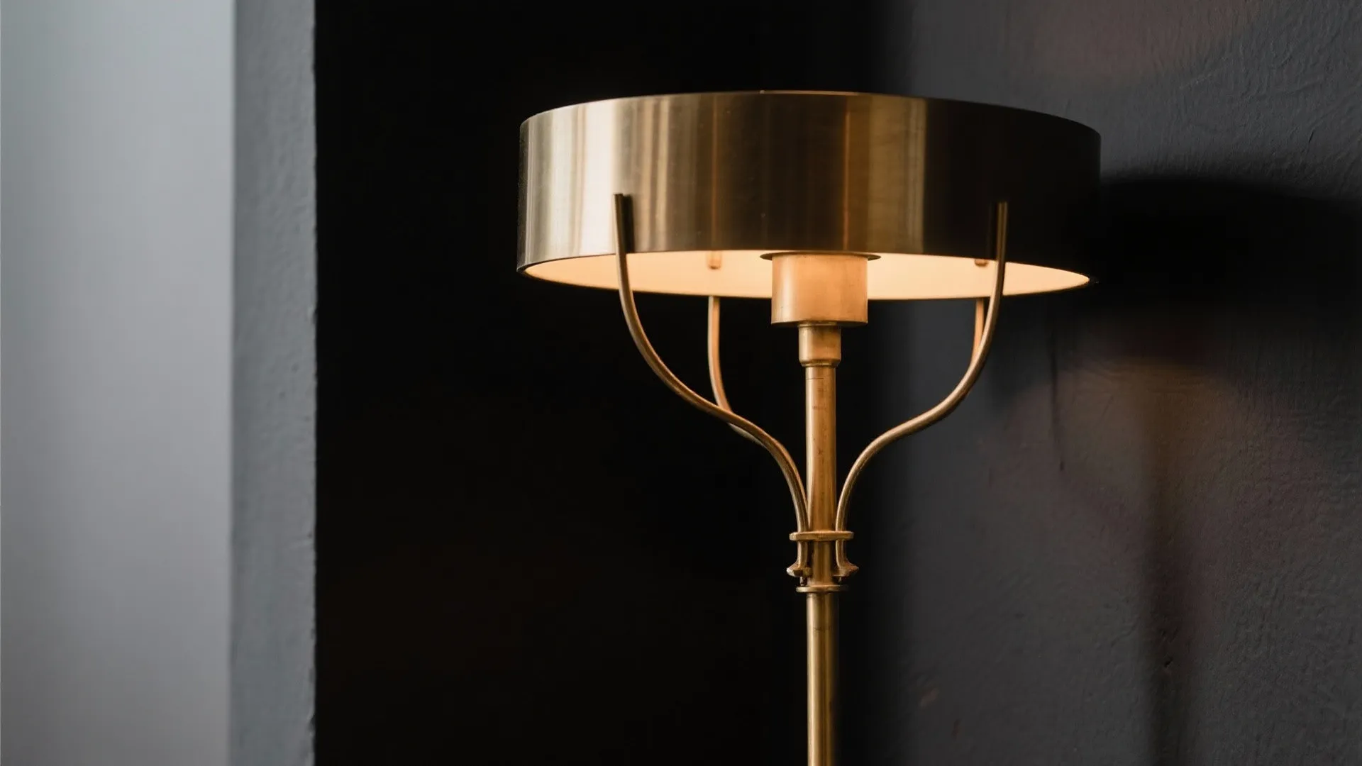 4. Play with Metallic Accents