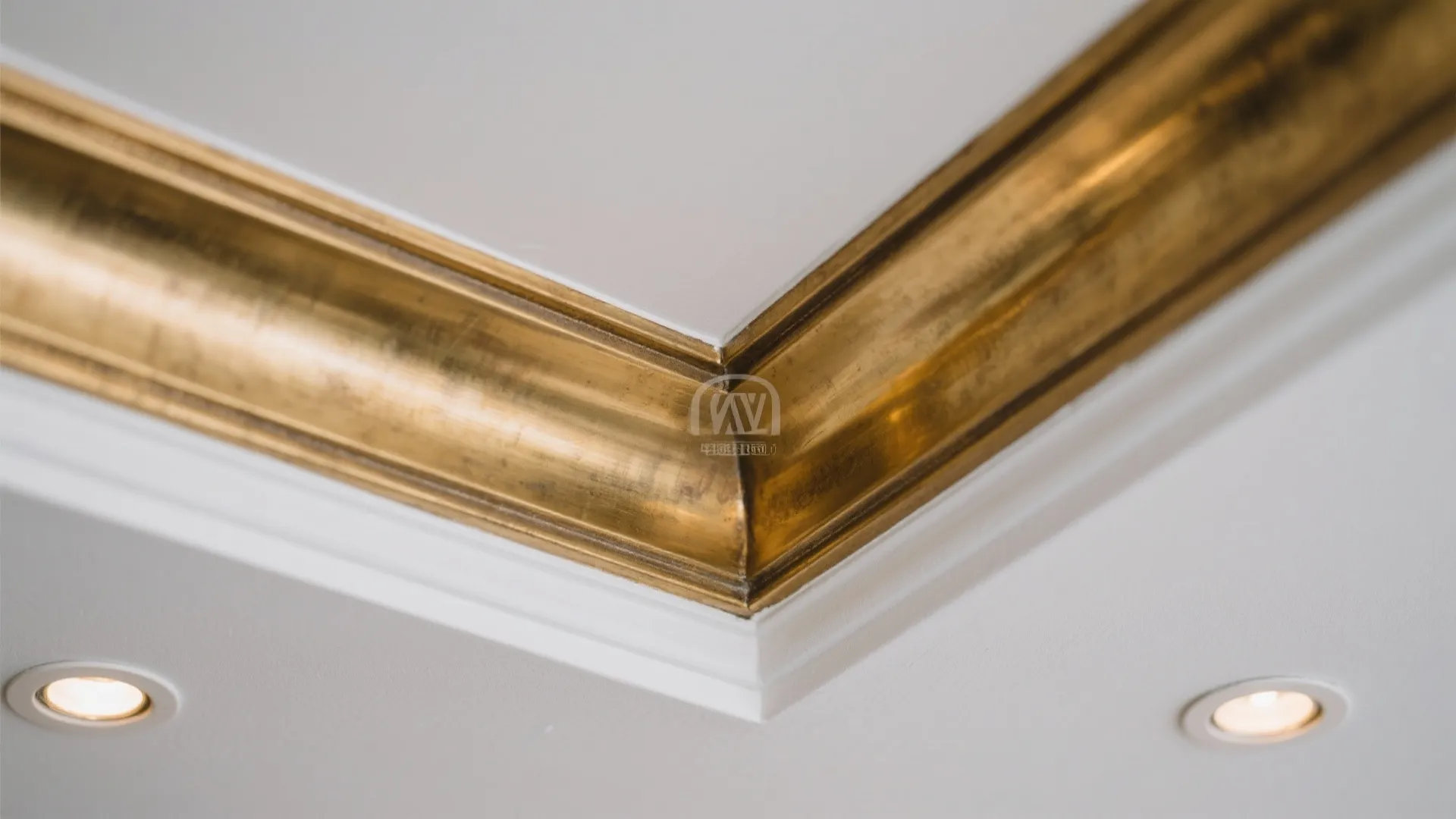 Mixed Metal Trims: Brass Lines that “Draw” the L