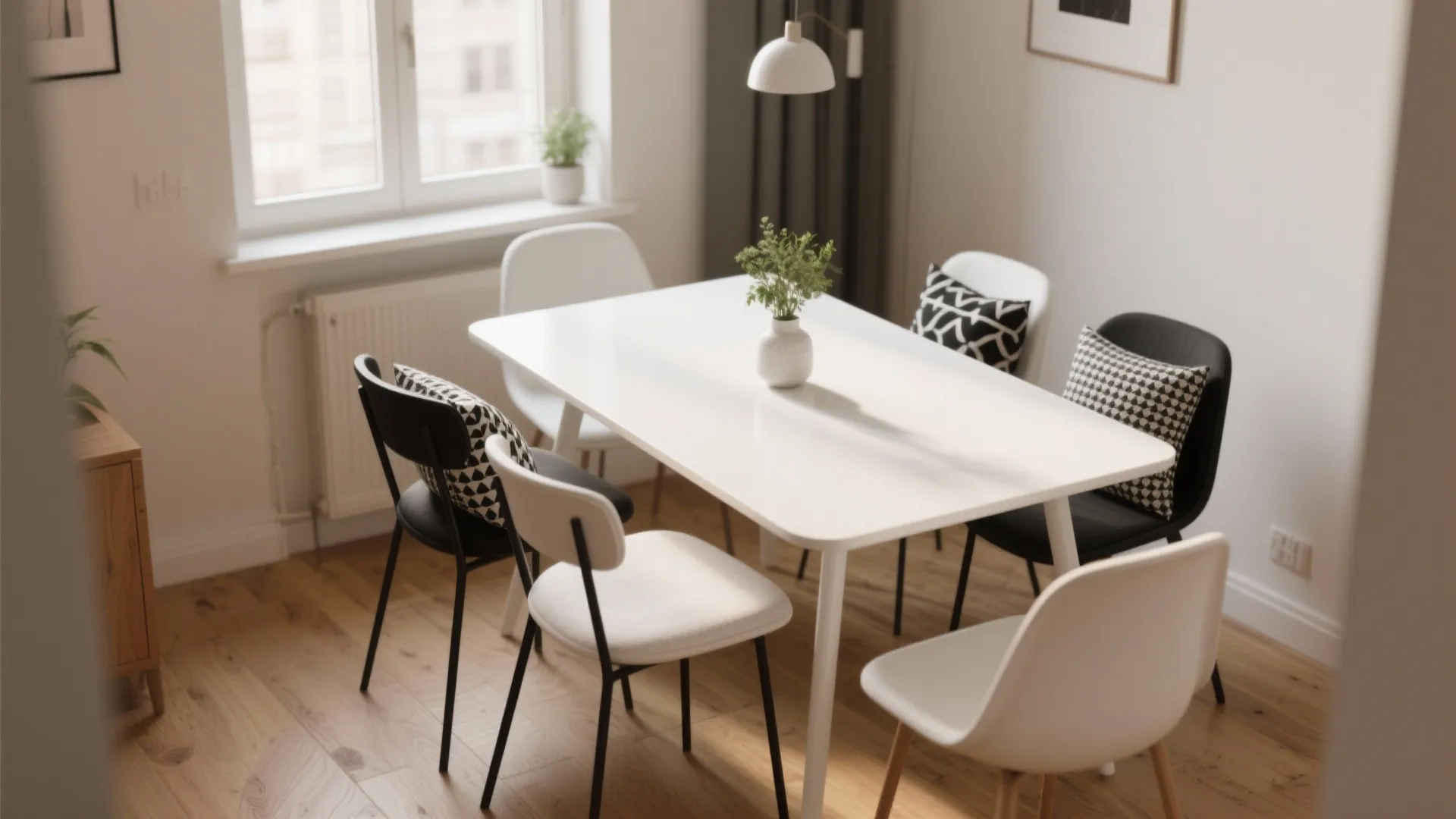 5 Black and White Dining Chair Ideas: How to style dining room chairs in black and white for small spaces