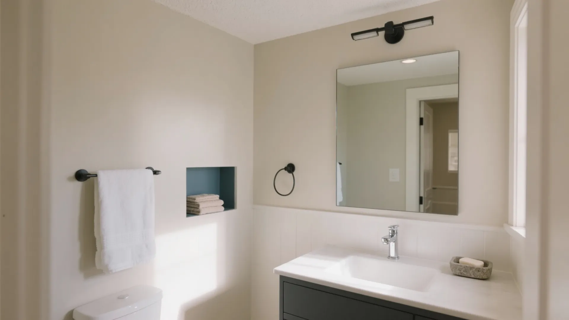 Small Bathroom Paint Color Ideas: Explore the Best Colors for Your Cozy Bathroom