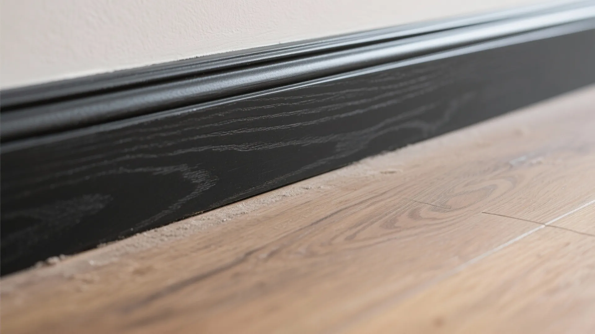 High-contrast baseboards and railings
