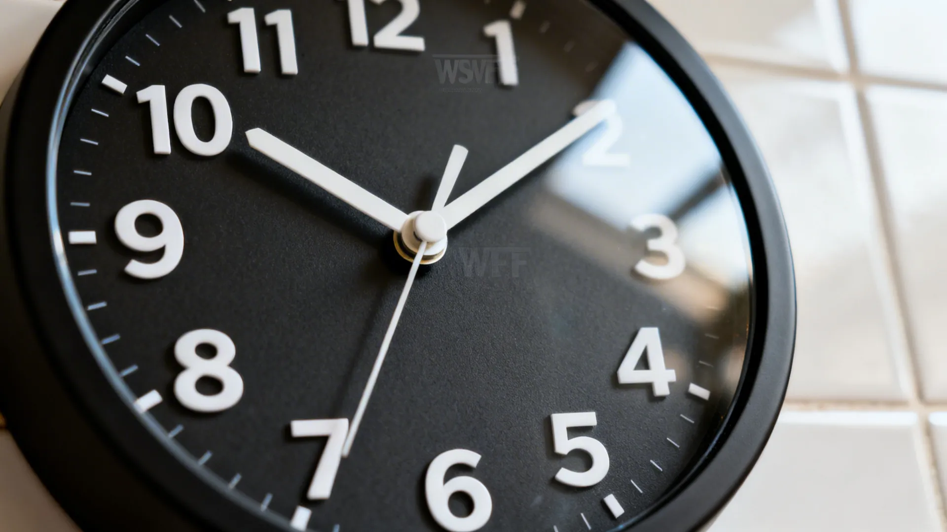 Minimalist Wall Clock with High-Contrast Dial