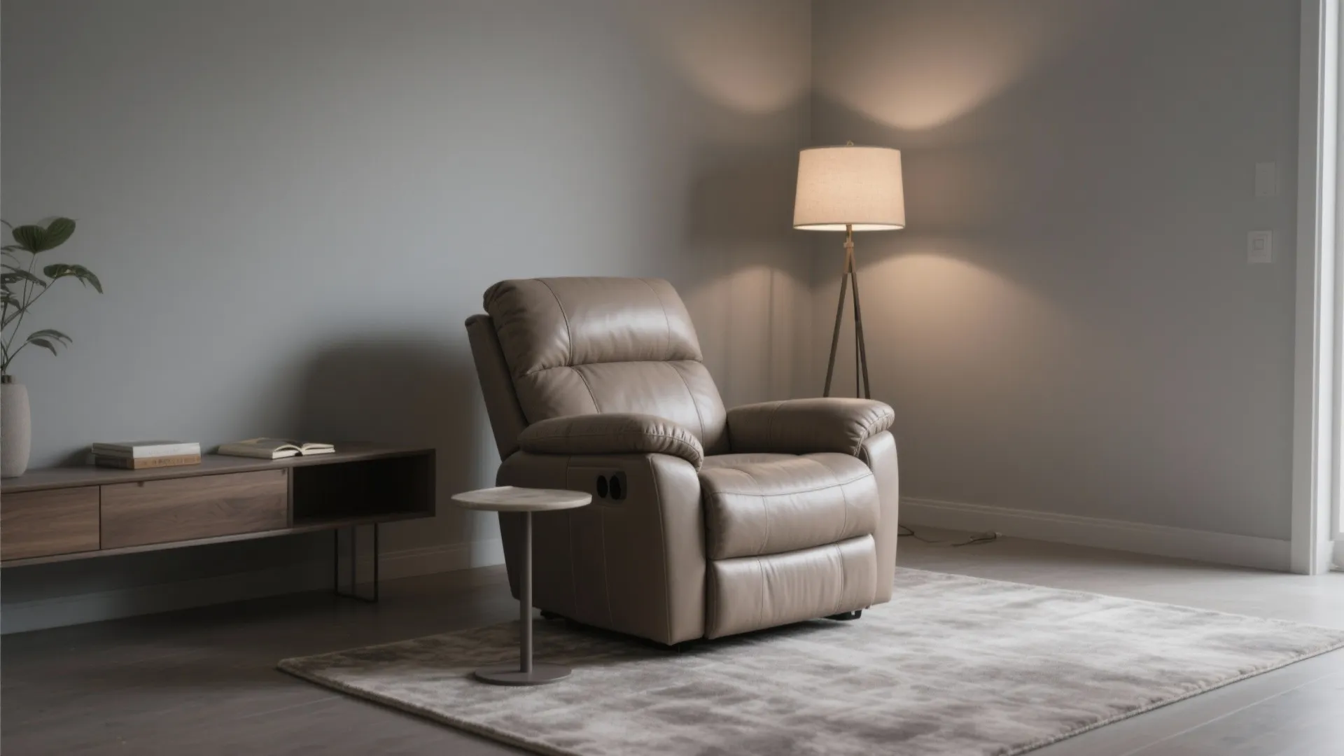 Rooms to Go Small Recliners: Maximize Comfort in Tight Spaces