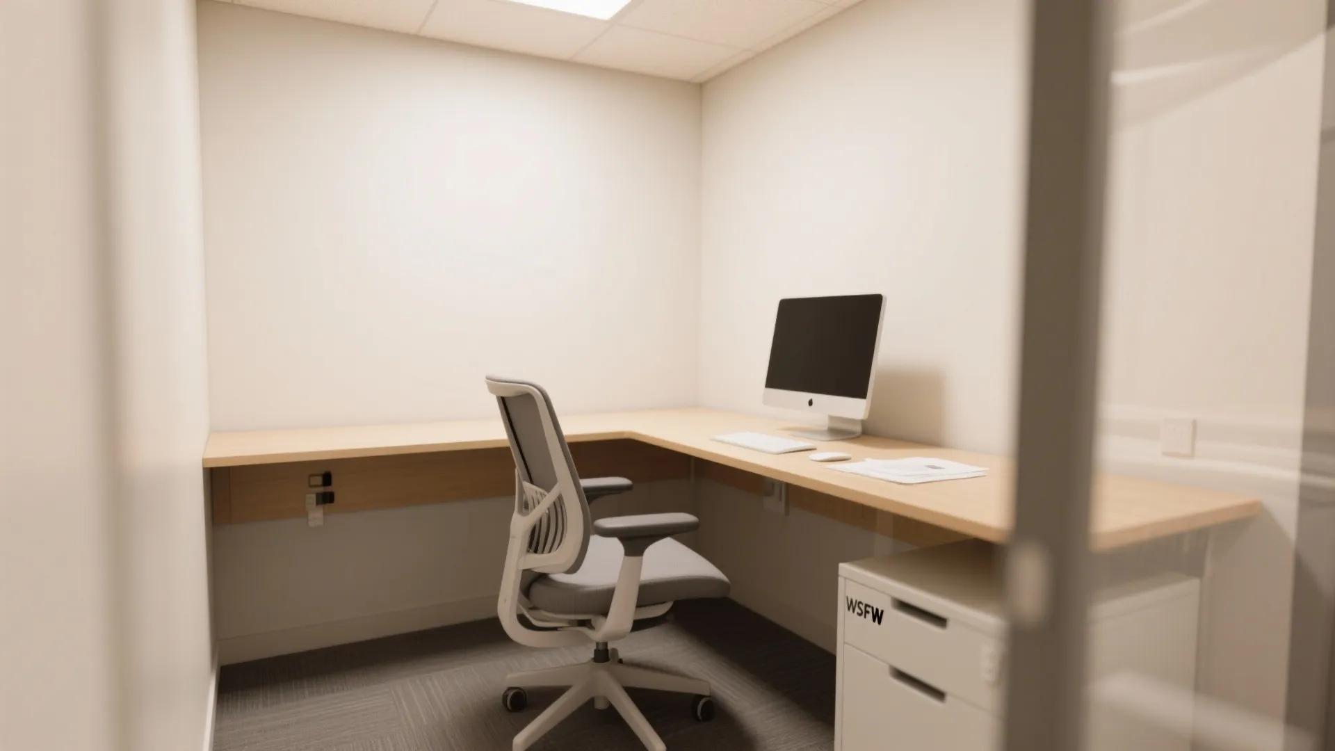 Corner desks to unlock unused space