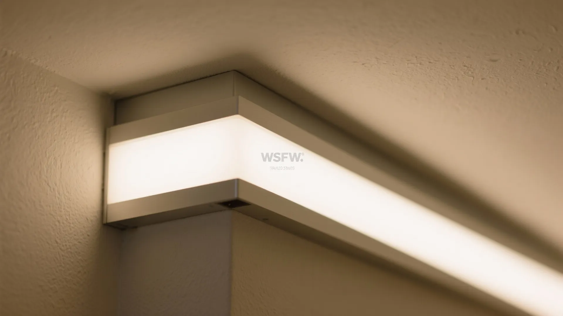 Minimalist Cove Lighting for a Soft Glow