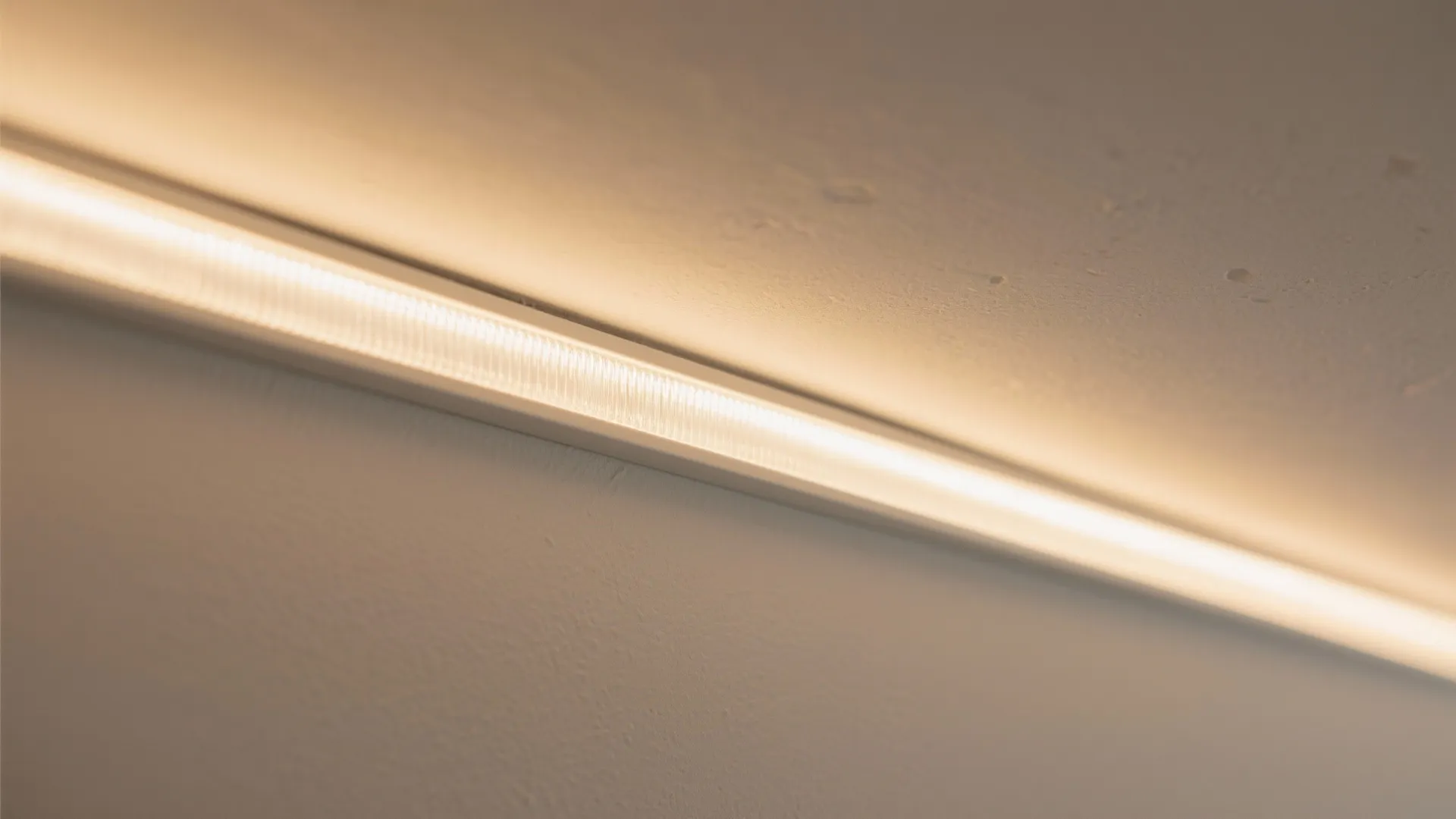 Minimalist Cove Lighting Pop Ceiling