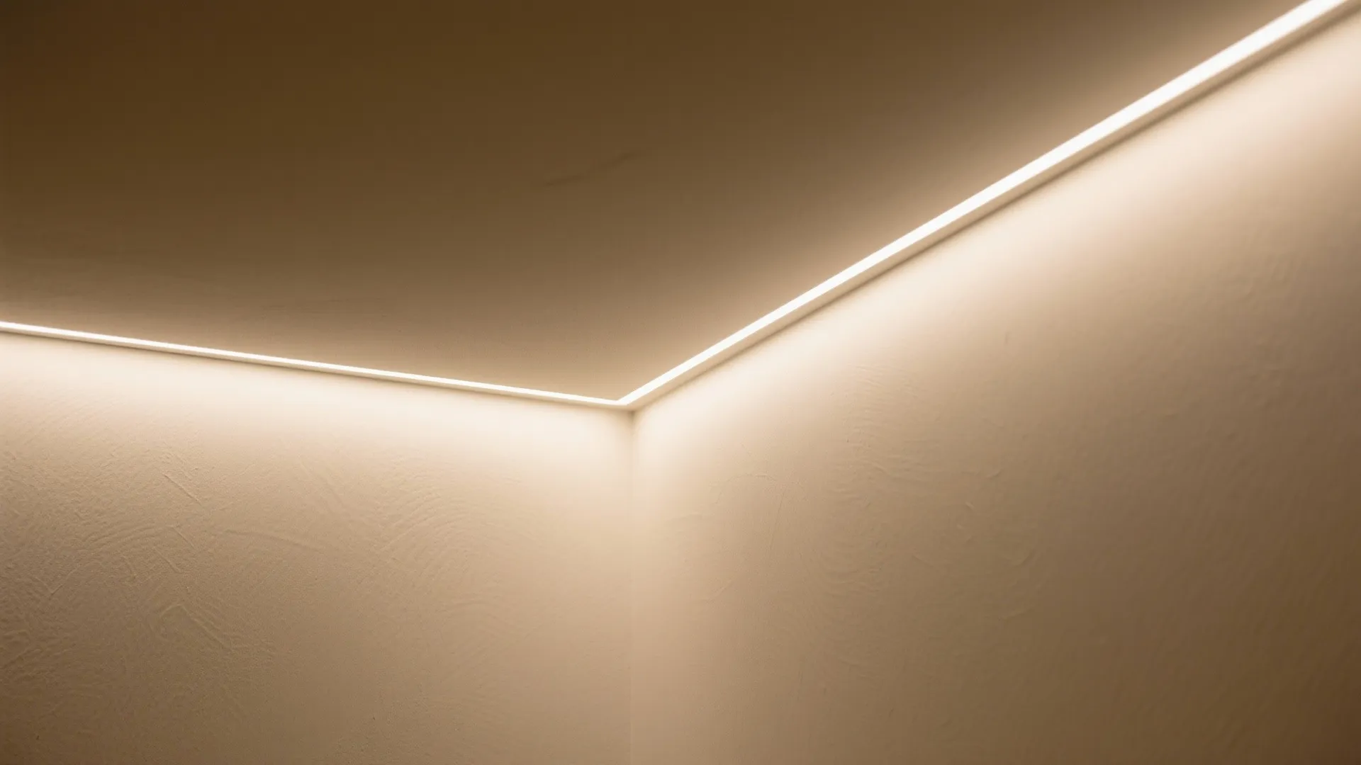 Minimalist Cove Lighting