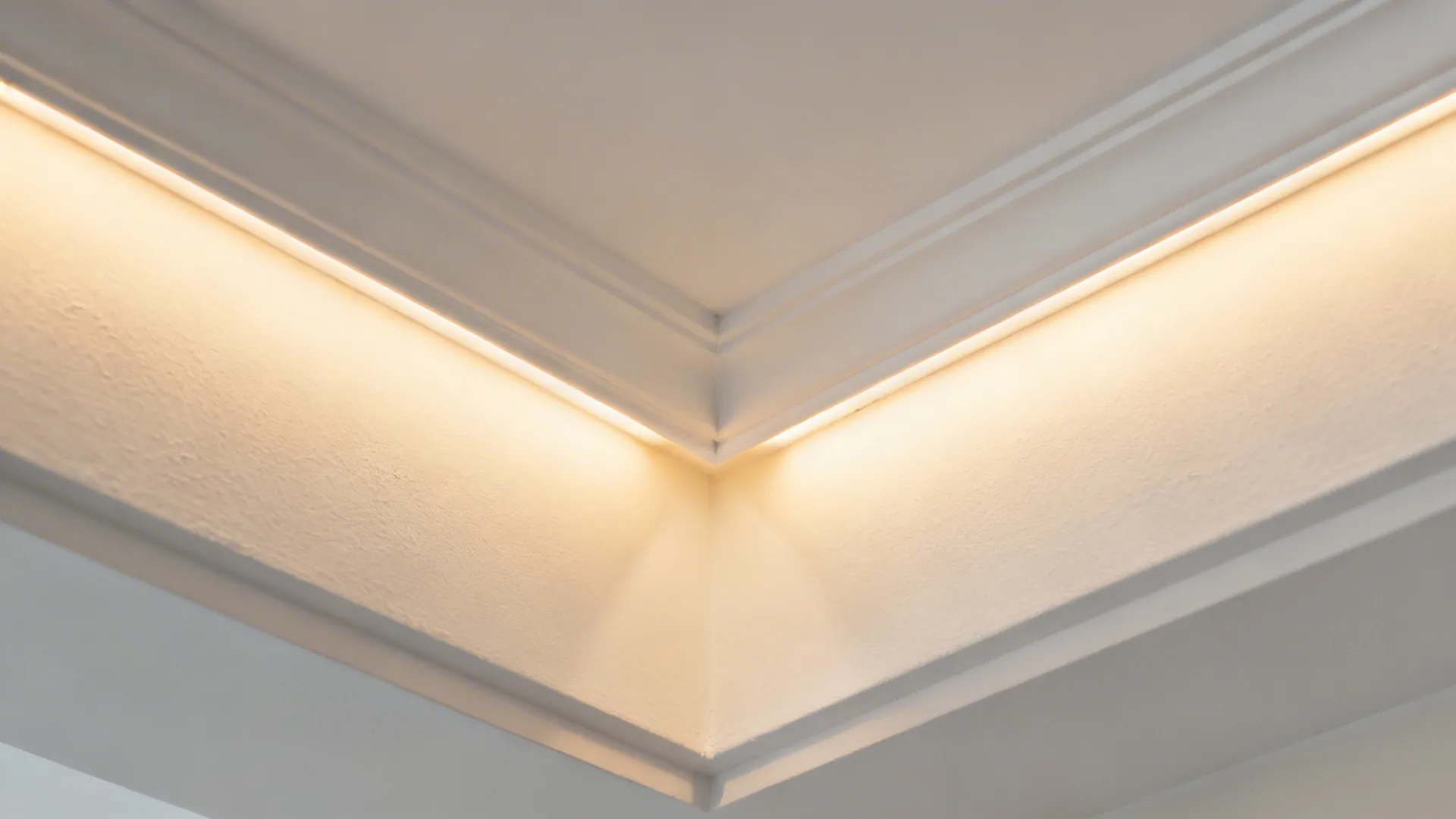 Shallow Recess with Perimeter Cove