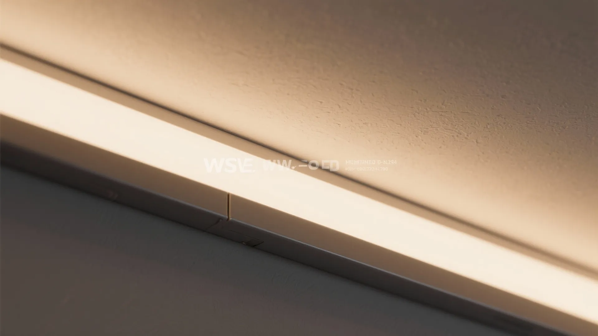 Minimal Cove Ceiling: Calm Light, Clear Lines