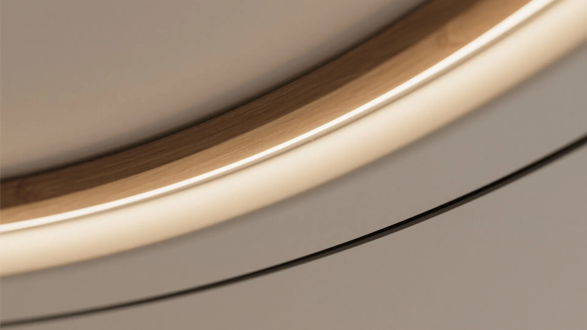 Curved Feature Band to Soften the Elbow