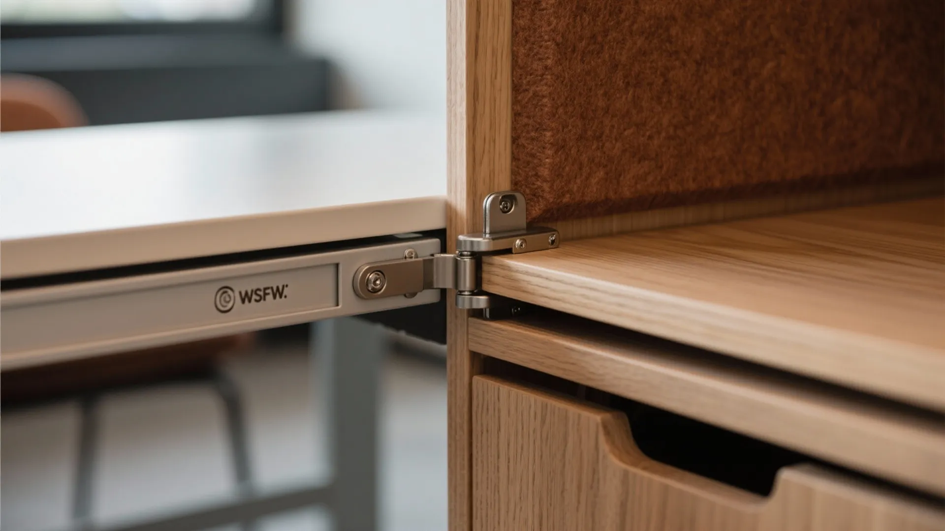 Hybrid Home Office that Disappears