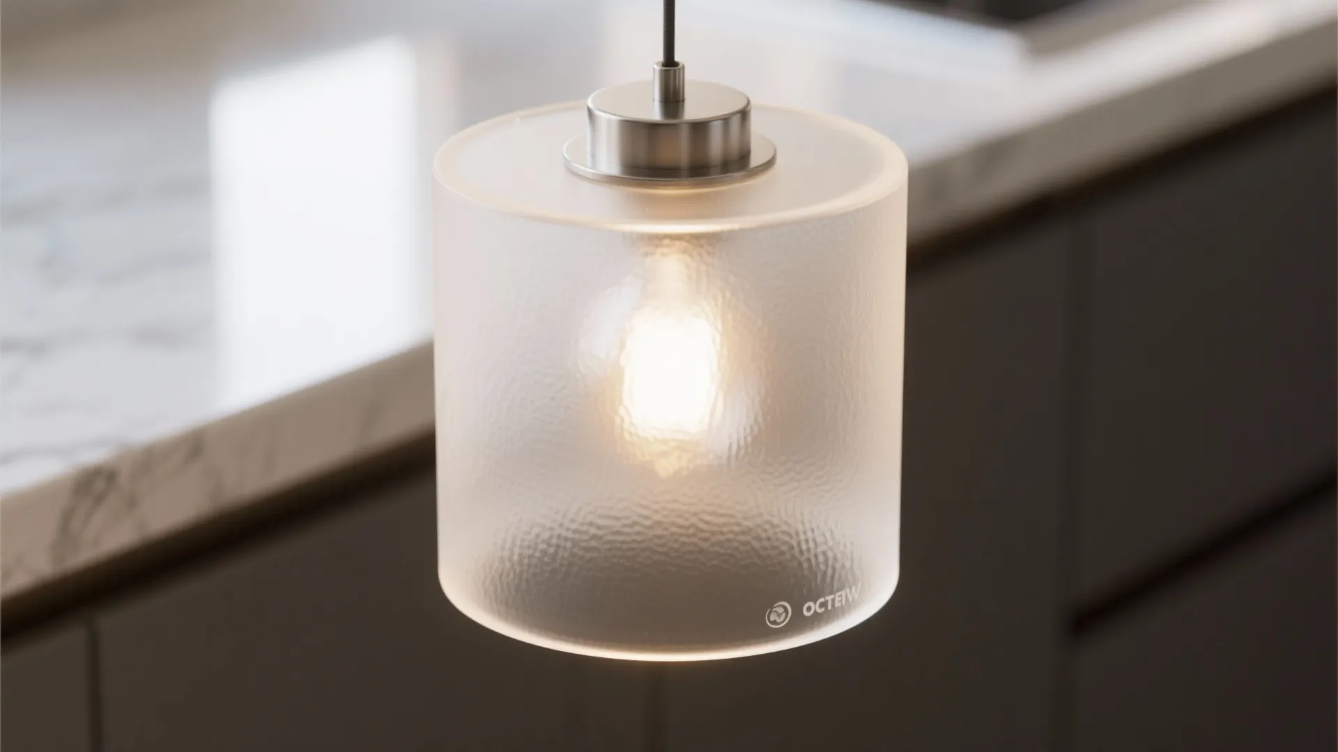 Glass drum pendants for soft diffusion