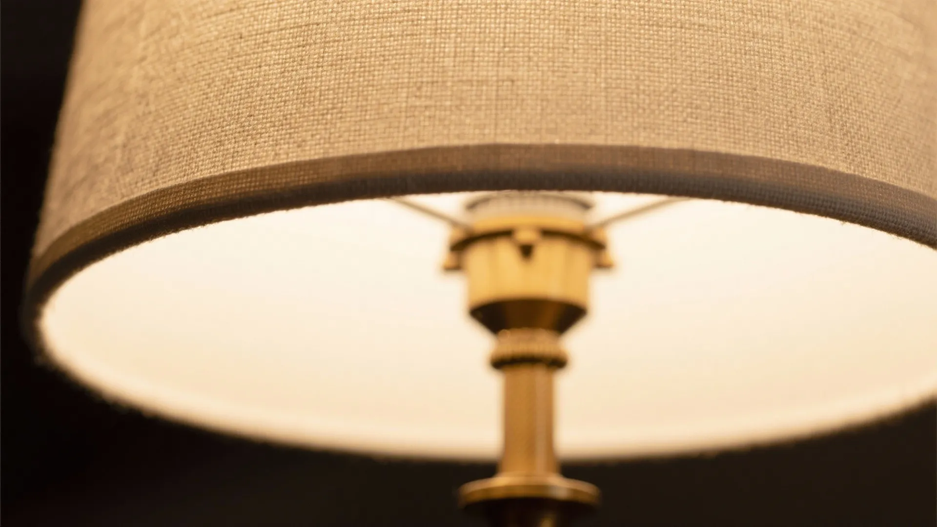 Diffused drum shades for even glow