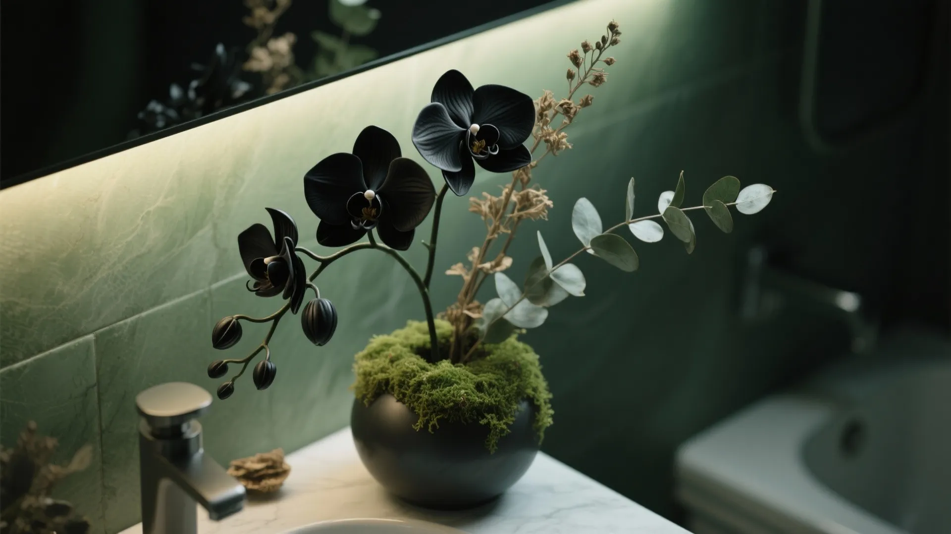 4. Eerie Botanical Touches