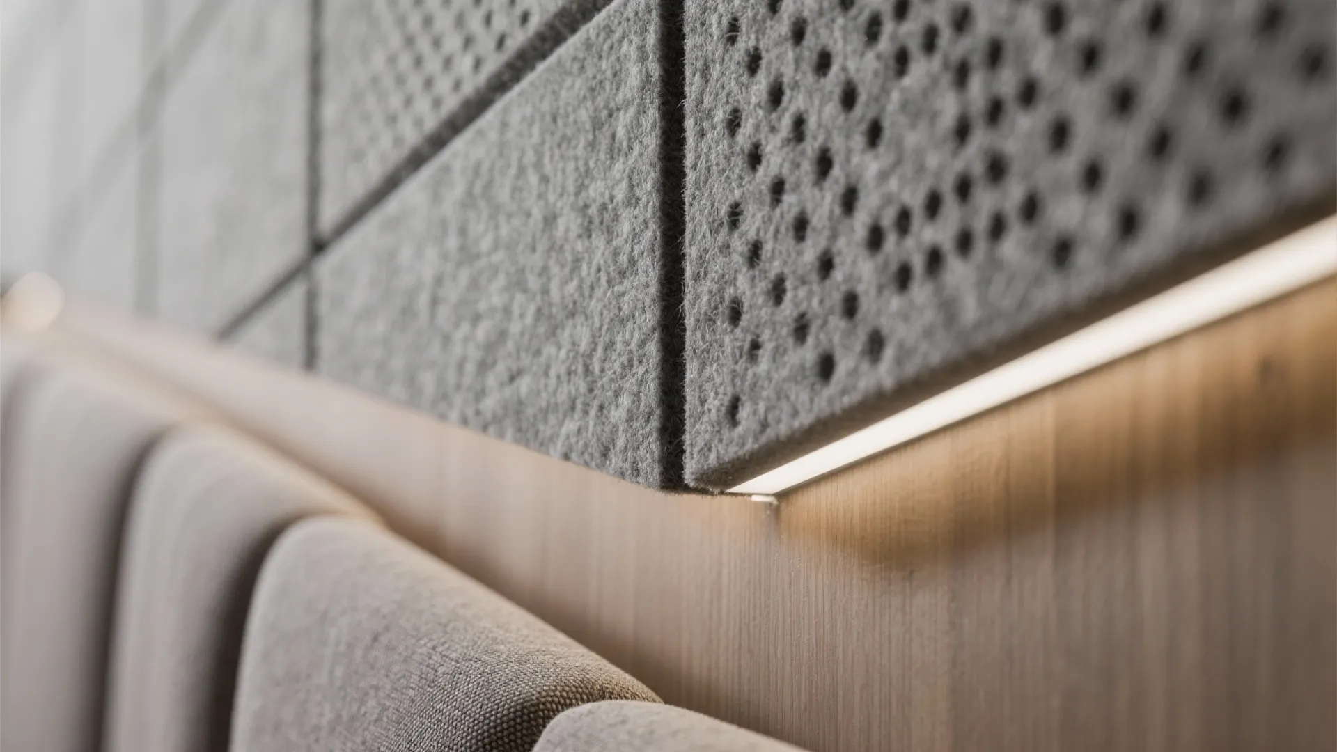 Acoustic zoning that respects focus