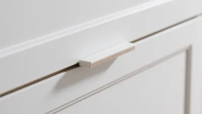 Modern White Kitchen Cabinet with Wood Accent Handle