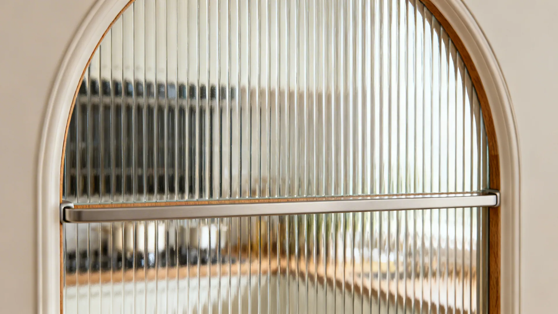 Arched Screen With Fluted Glass