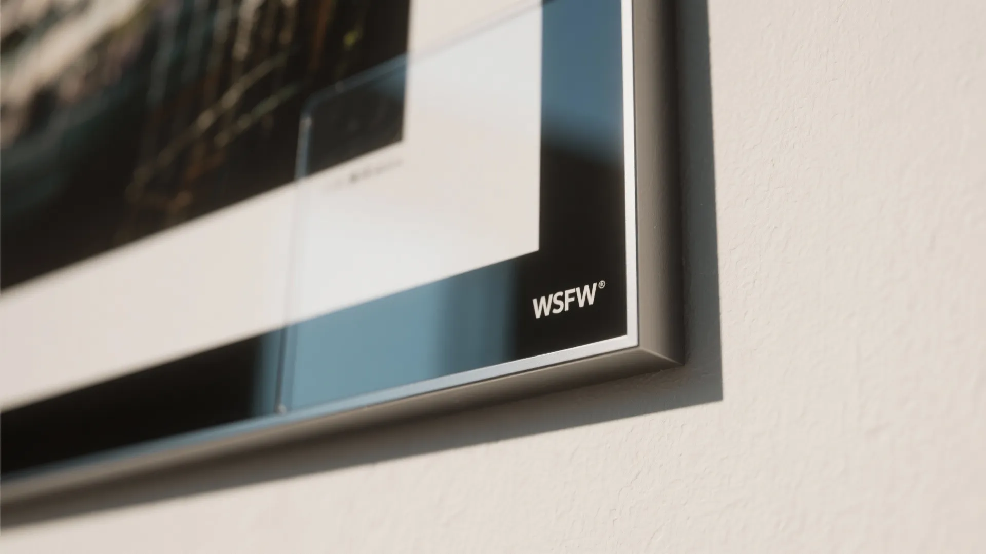 Gallery Mode: Art + Media with Smart Mounting