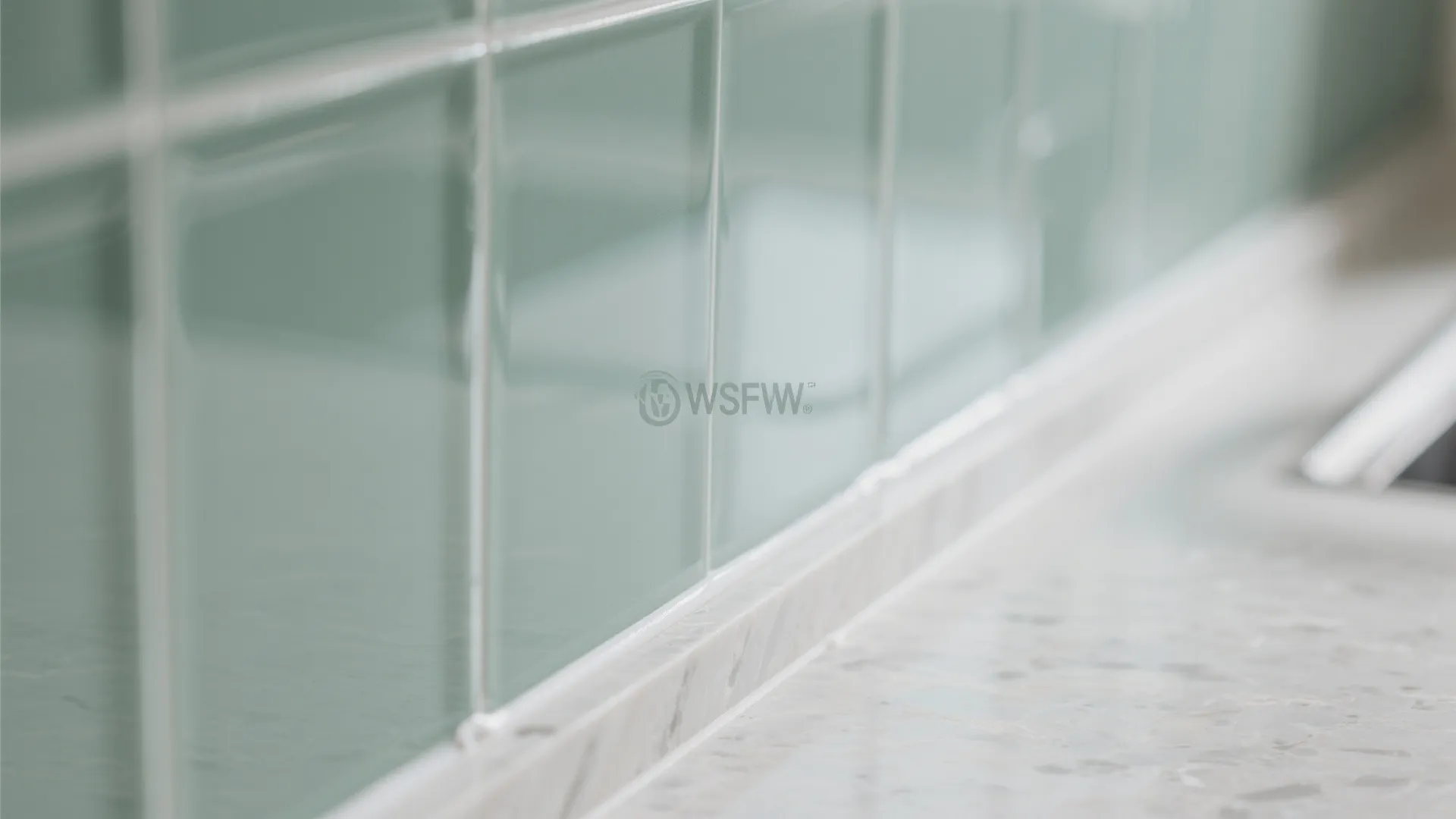 Glass backsplash for openness