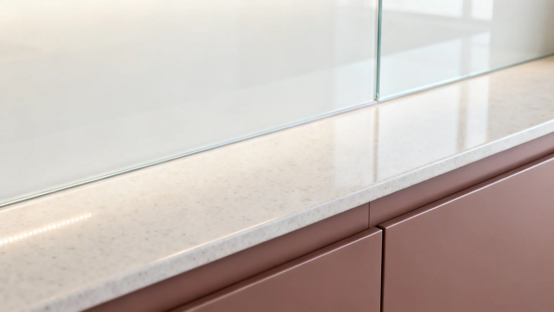 Glass backsplash to add luminosity