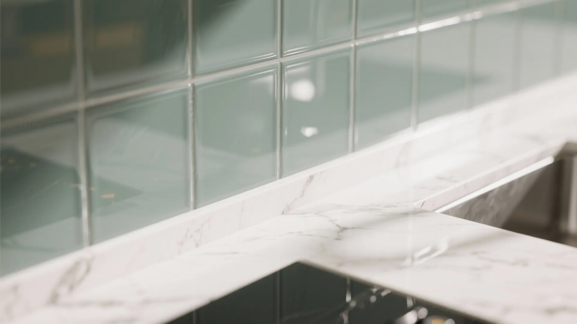 The airy clarity of a glass backsplash