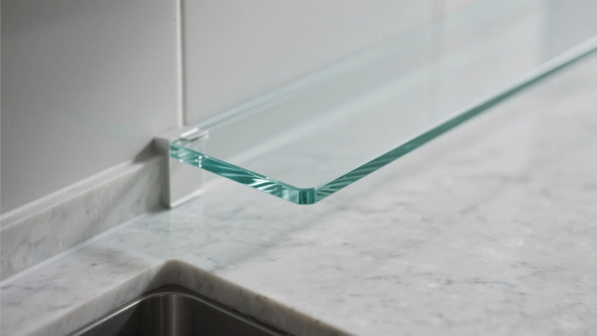 Glass Backsplash for Light and Cleanability