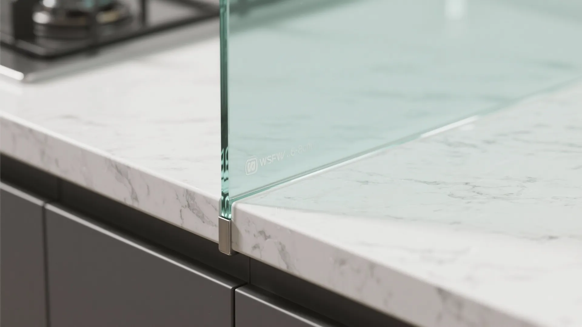 The Airy Feel of a Glass Backsplash