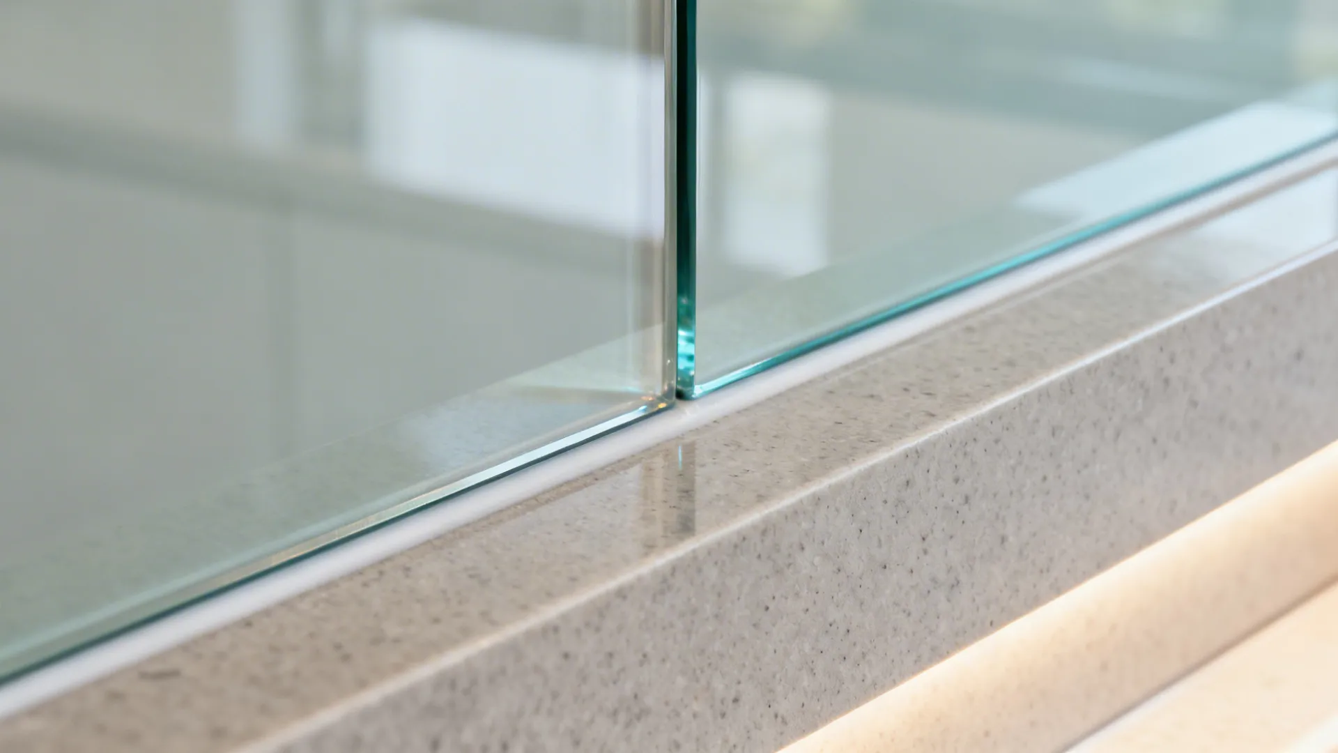 Idea 2: Glass Backsplash for Light and Depth