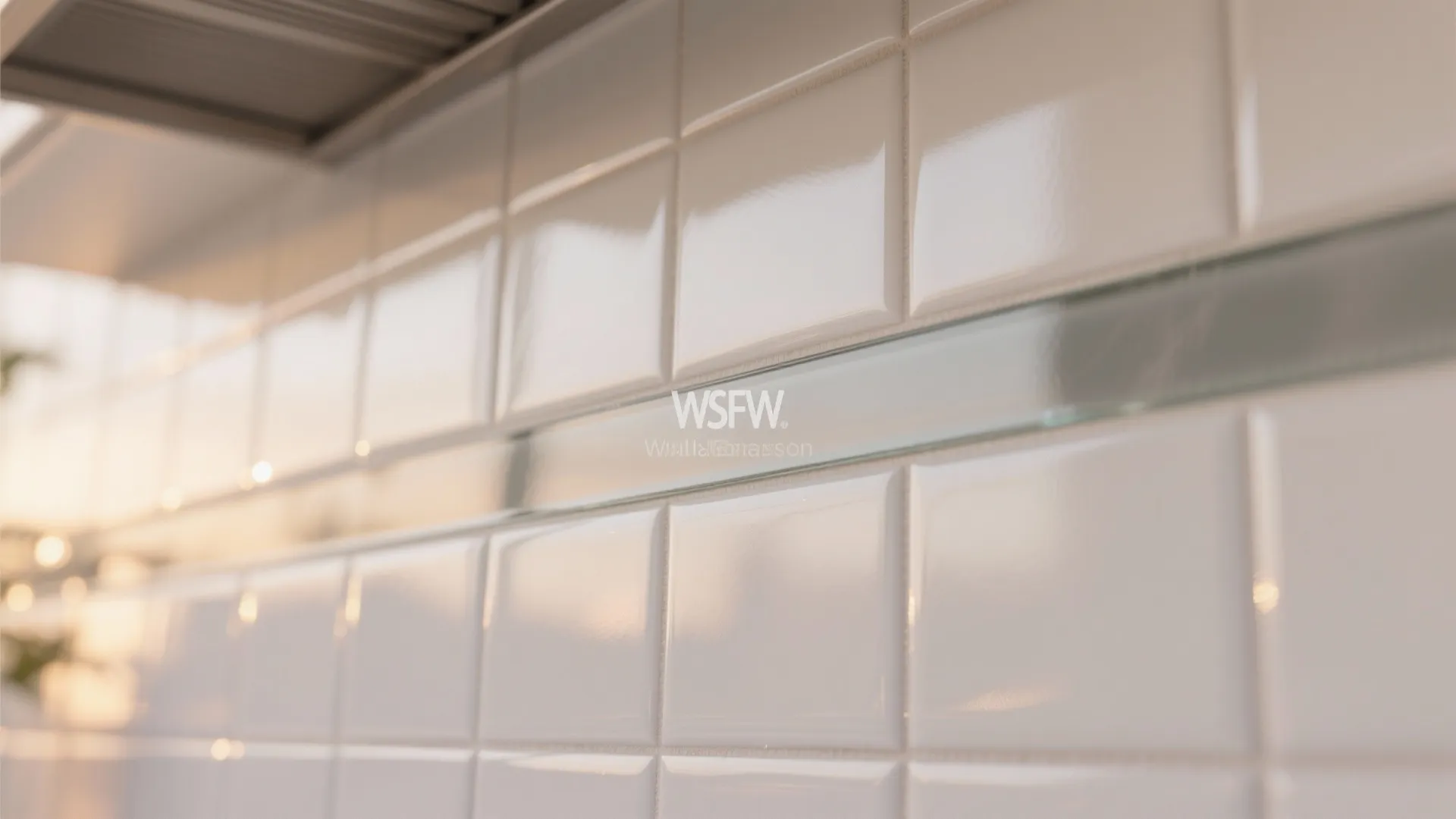 4) Glossy ceramic with a glass accent strip