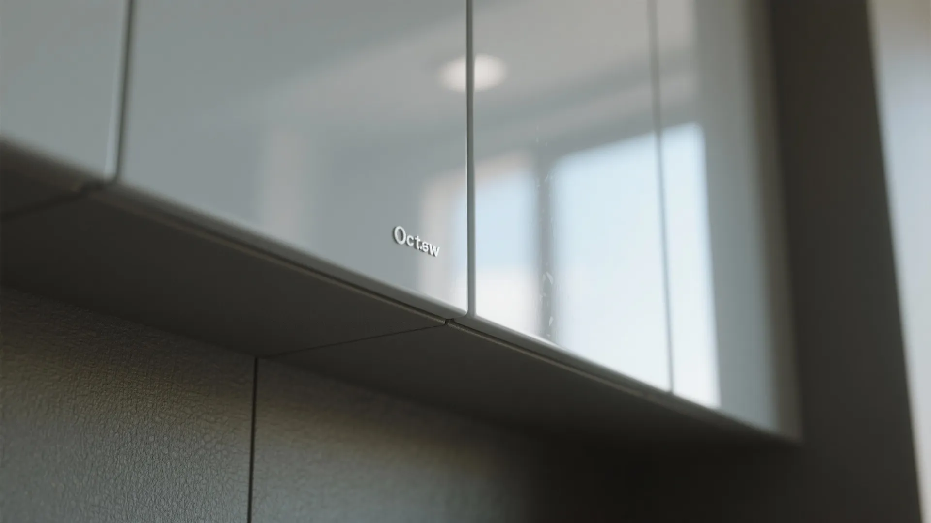 5. Two-Tone Gloss Upper + Matte Lower for Reflection Play