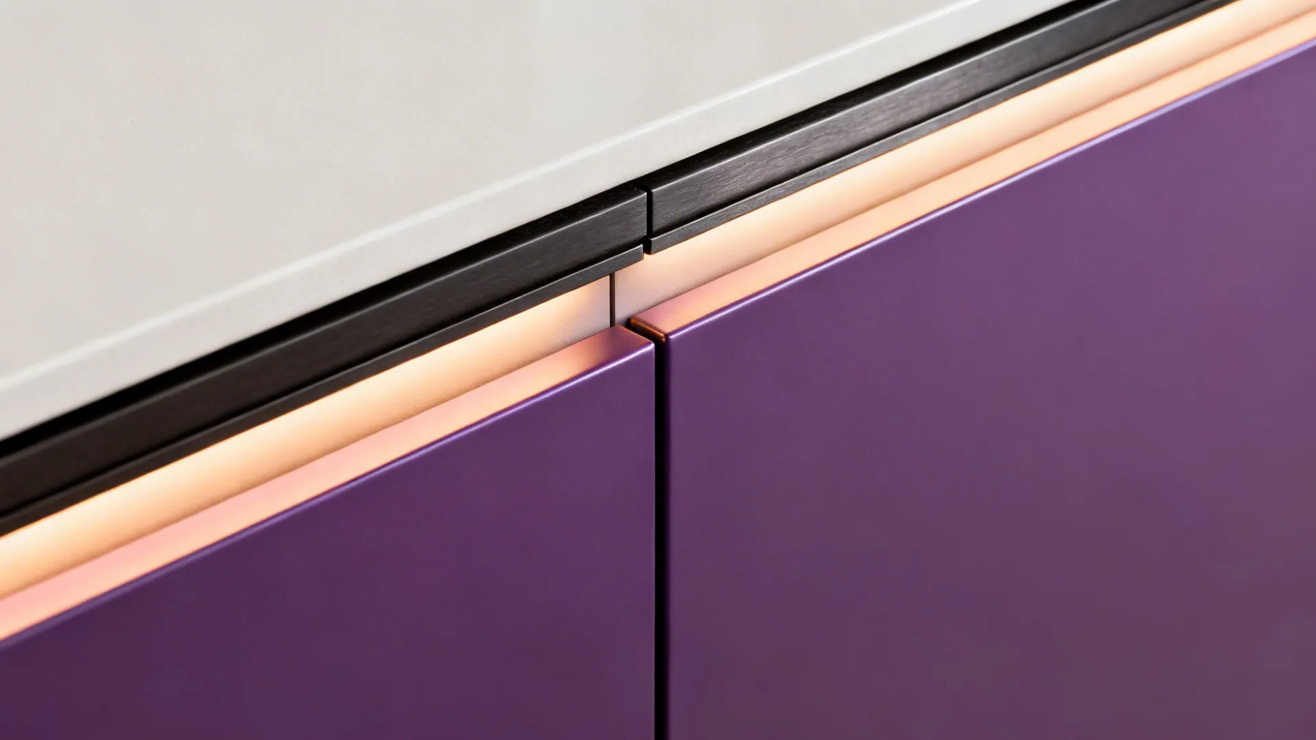 Handleless Violet with Integrated Lighting