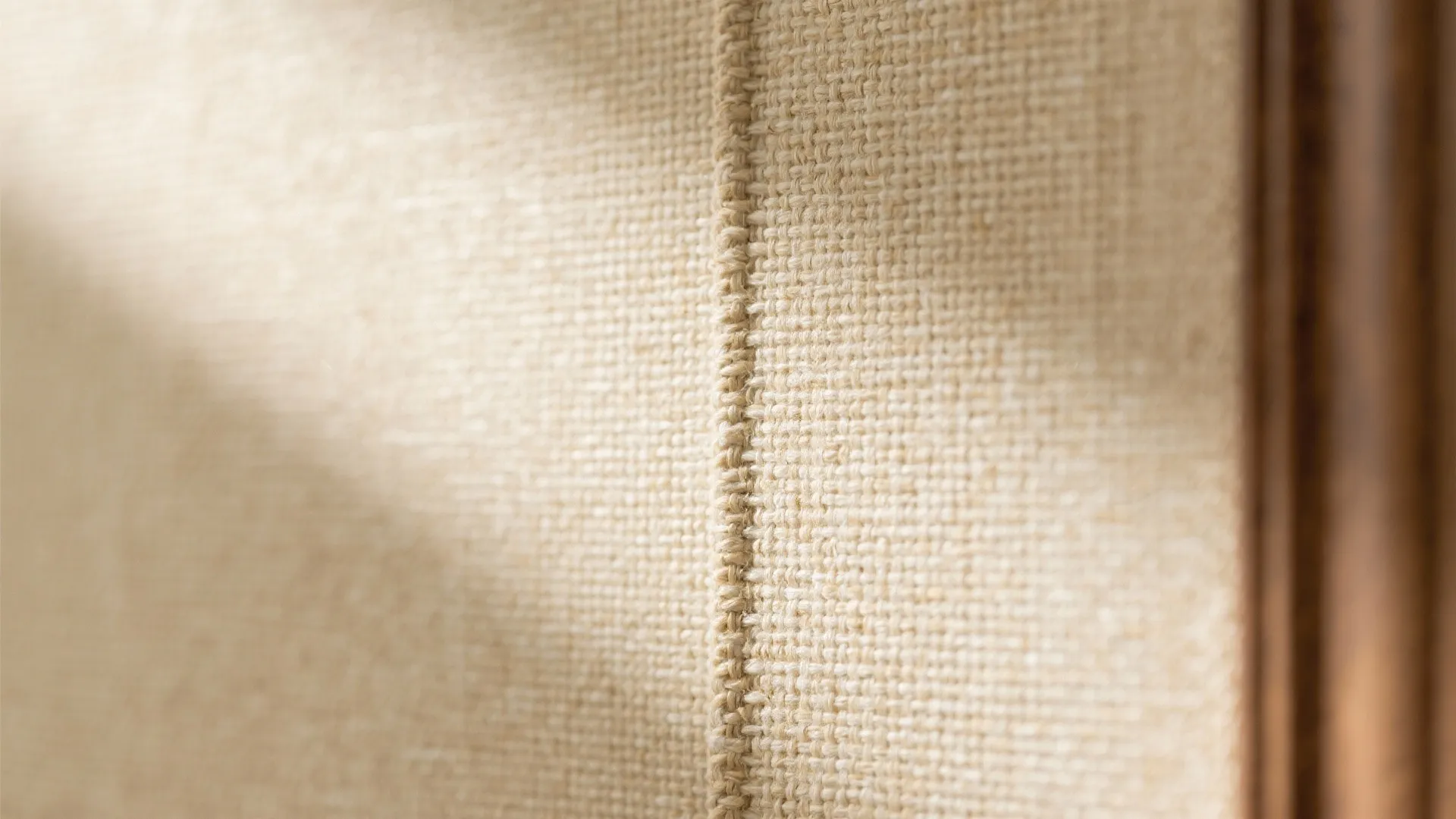 Textured Grasscloth for Warmth and Tactility