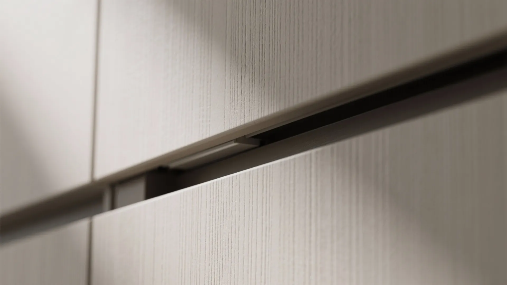 Minimalist Kitchen Storage for Clarity