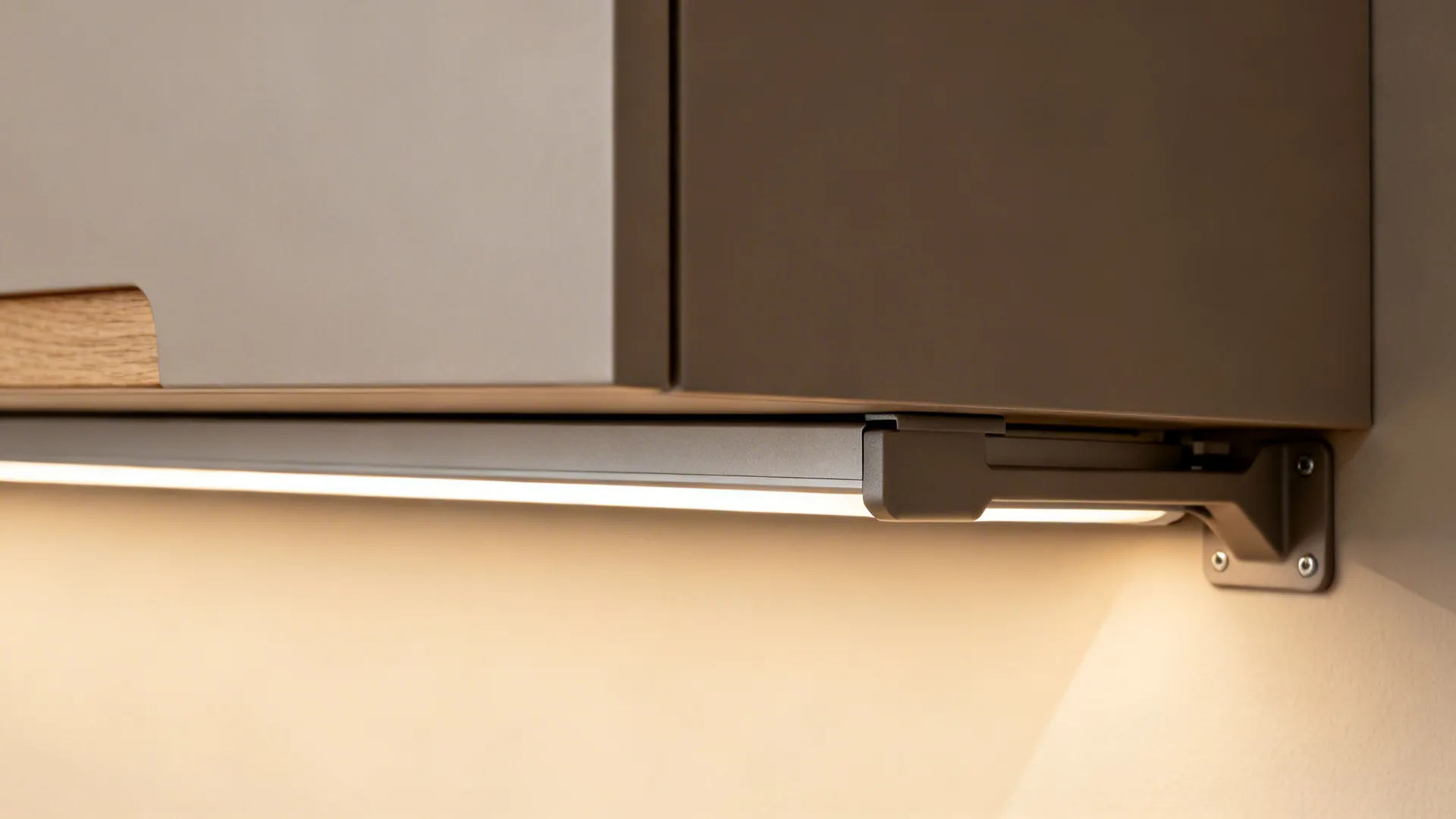 Taller, fewer uppers with integrated lighting