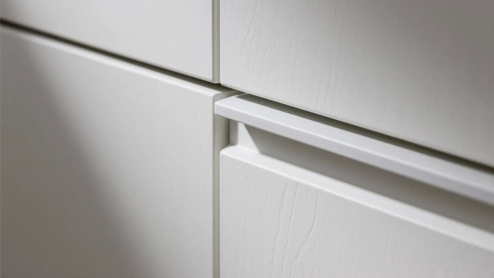 Minimalist Kitchen Storage, Maximum Calm