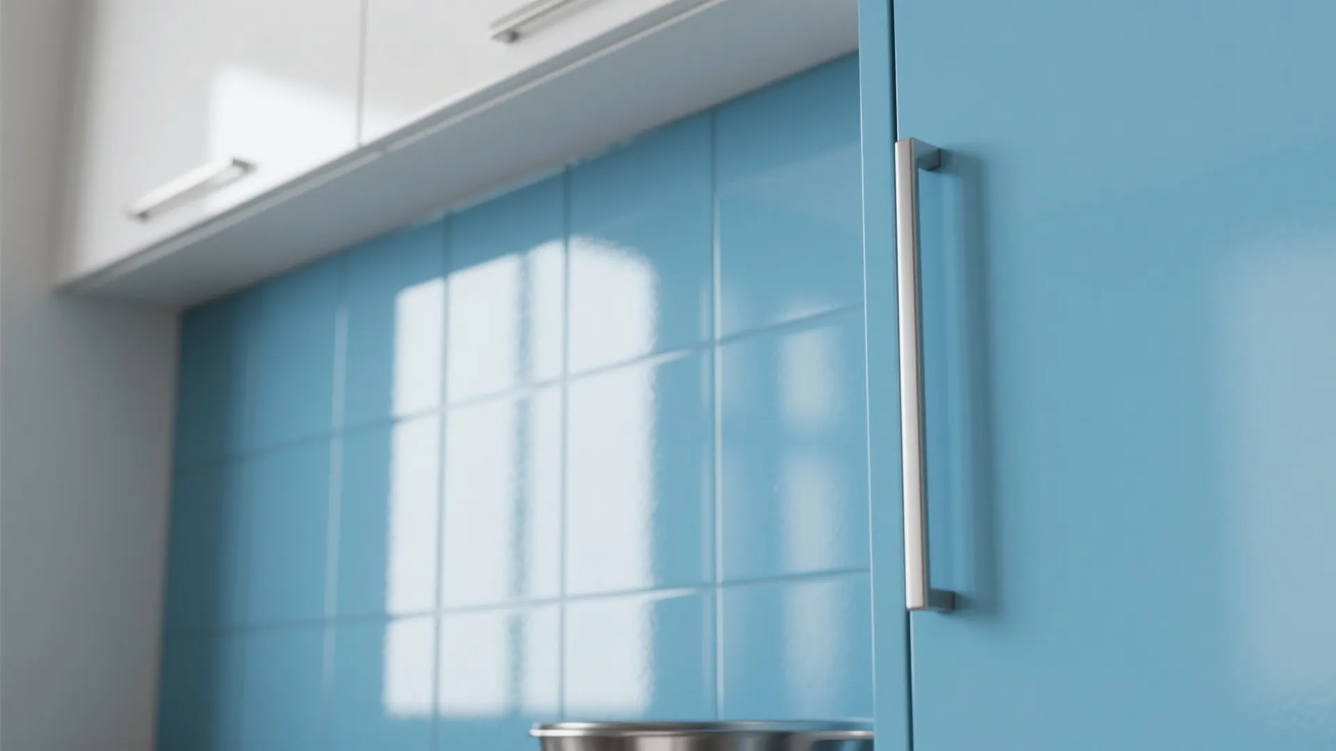 Compact Kitchen Pops: Sky-Blue Accents and Glass Lightness