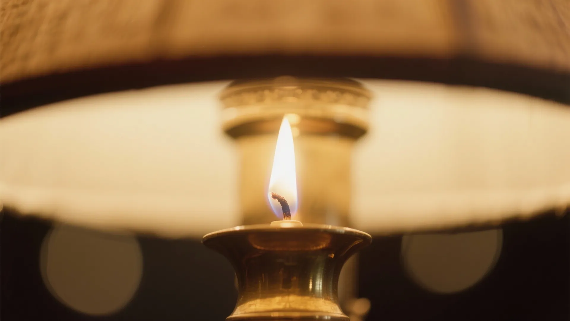 Layered Lighting: Uplights, Pin Spots, and Candle Lines