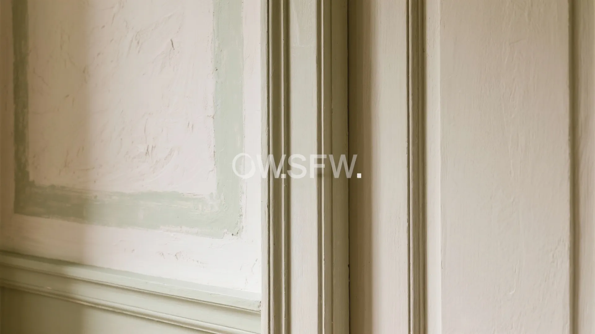 5. Layered Finishes and Textured Effects