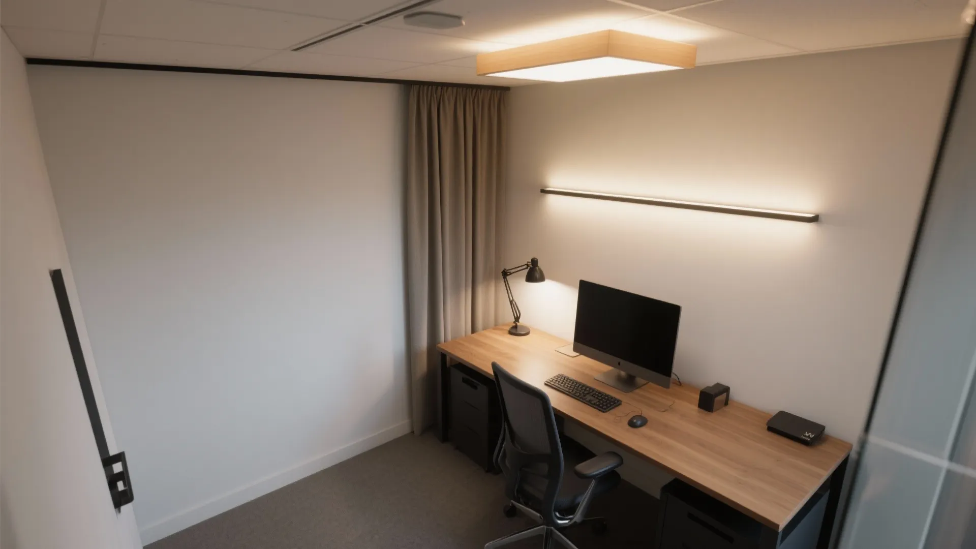 [Section: Inspiration 3] Layered Lighting That Actually Supports Focus