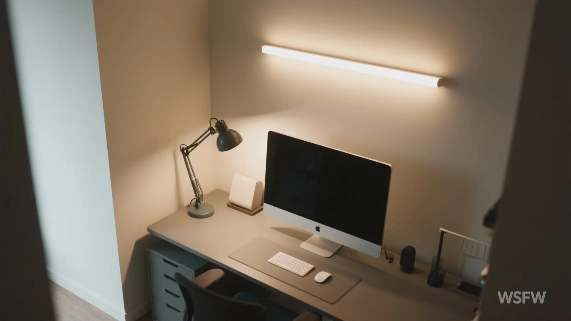 Layered Lighting and Low-Glare Ergonomics