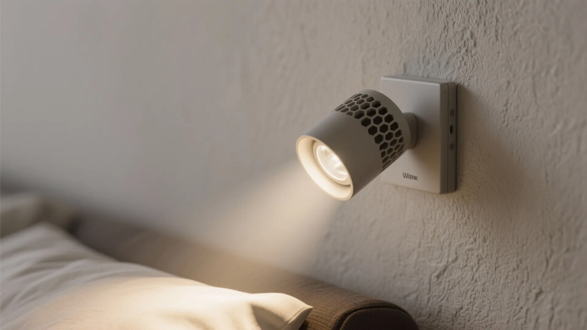 2) Pinpoint LED spot with glare control