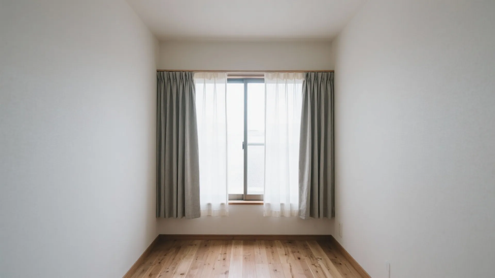 Tips 7: カーテンは“床上1–2cm”＋ライトトーン（日本都市）